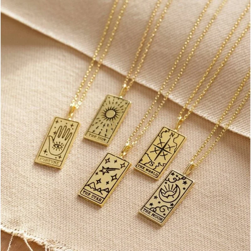 New Tarot Pendant Moon Sun Pendant European and American Fashion Holiday Necklace
New Tarot Pendant Moon Sun Pendant European and American Fashion Holiday Necklace