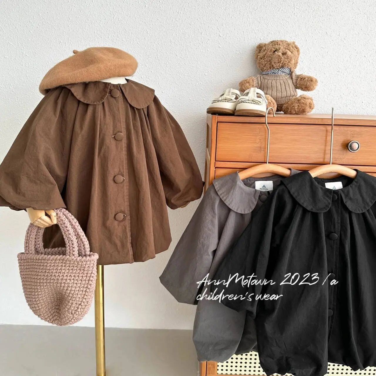 

Korean Style Autumn Baby Girls Coats Solid Color Turndown Collar Trench Single Breasted Cardigans Outwears Kids Tops Tees
