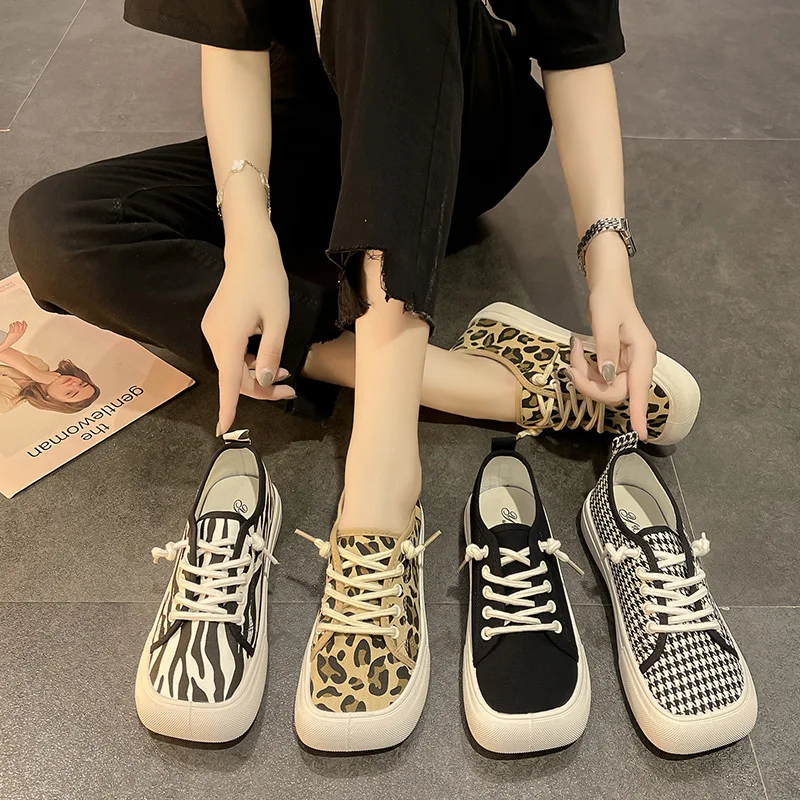 Summer Canvas Shoes Women Trainers Women Square Toe Sneaker Lady Spring Autumn Female Footwear Breathable Sneakers Platform Shoe
Summer Canvas Shoes Women Trainers Women Square Toe Sneaker Lady Spring Autumn Female Footwear Breathable Sneakers Platform Shoe