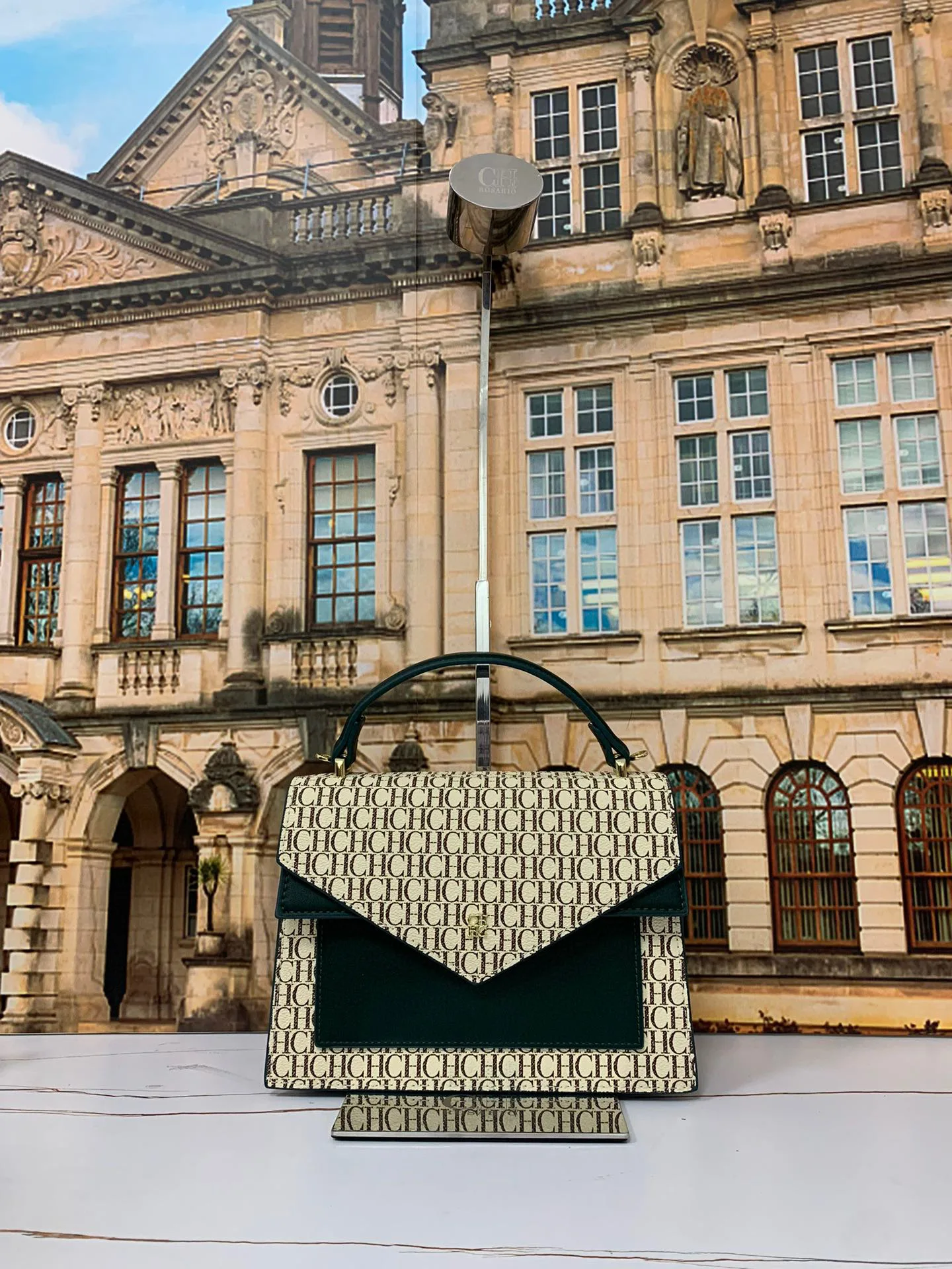 CILMI HARVILL CHHC Women's Portable Single-shoulder Messenger Bag With Double Flip Design Magnetic Zipper Open Square Bag
CILMI HARVILL CHHC Women's Portable Single-shoulder Messenger Bag With Double Flip Design Magnetic Zipper Open Square Bag