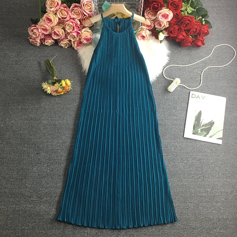 2022 Women's Dress Pleated Folds O-Neck Spaghetti Strap Midi Dress Loose waist Bohemian Plus size Solid Pleated Skirt Elegant
2022 Women's Dress Pleated Folds O-Neck Spaghetti Strap Midi Dress Loose waist Bohemian Plus size Solid Pleated Skirt Elegant
