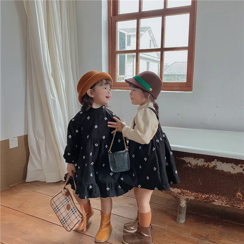 3581C Girls' Velvet Dress 2022 Winter New Korean Treasure Embroidered Girl's Dress Plus Velvet Padded Dress Princess Dress
3581C Girls' Velvet Dress 2022 Winter New Korean Treasure Embroidered Girl's Dress Plus Velvet Padded Dress Princess Dress