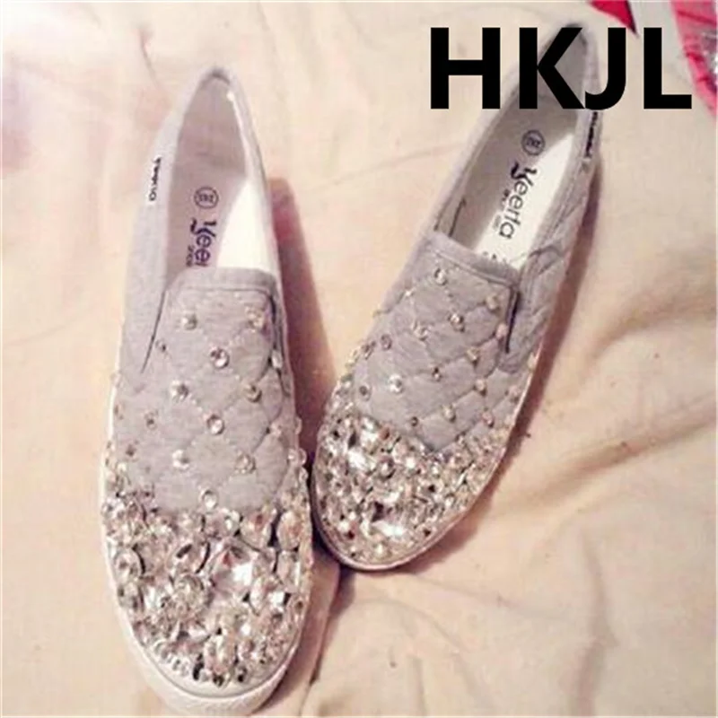 Diamond-covered canvas shoes classic hand-made canvas shoes low-top casual sports shoes for women 35-40
Diamond-covered canvas shoes classic hand-made canvas shoes low-top casual sports shoes for women 35-40