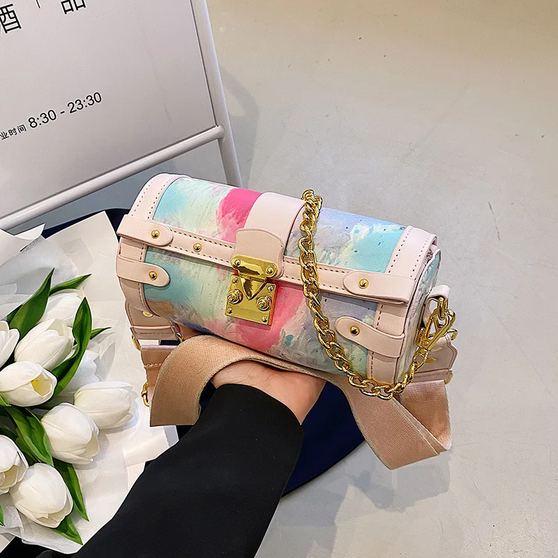 Popular Niche Chain Bag Women's Bag Summer 2022 High Quality New Fashion Broadband Shoulder Messenger Bag Texture Cylinder Bag
Popular Niche Chain Bag Women's Bag Summer 2022 High Quality New Fashion Broadband Shoulder Messenger Bag Texture Cylinder Bag