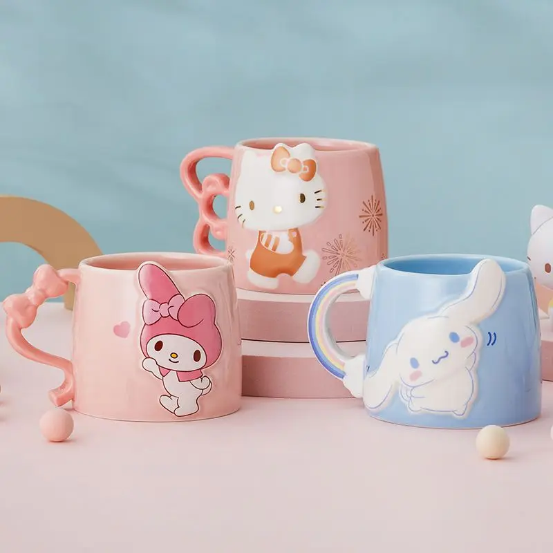 Kawaii Hello Kitty аниме керамическая чашка Kuromi My Melody Корица мультфильм кофе вода молоко завтрак кружка для девочек Подарки на день рождения
Kawaii Hello Kitty аниме керамическая чашка Kuromi My Melody Корица мультфильм кофе вода молоко завтрак кружка для девочек Подарки на день рождения