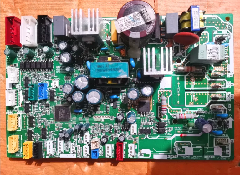 1pc used Midea Air Conditioning Board 17122200007916 KFR-72L/BP3DN8Y-JX(B1)
1pc used Midea Air Conditioning Board 17122200007916 KFR-72L/BP3DN8Y-JX(B1)
