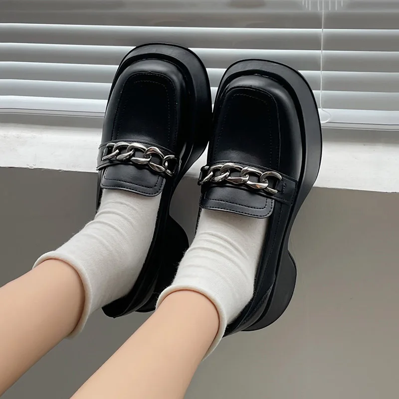 Fashion British Style Women's Shoes Platform Female Footwear Casual Round Toe Preppy Chain Small Leather Shoes Women Loafers
Fashion British Style Women's Shoes Platform Female Footwear Casual Round Toe Preppy Chain Small Leather Shoes Women Loafers