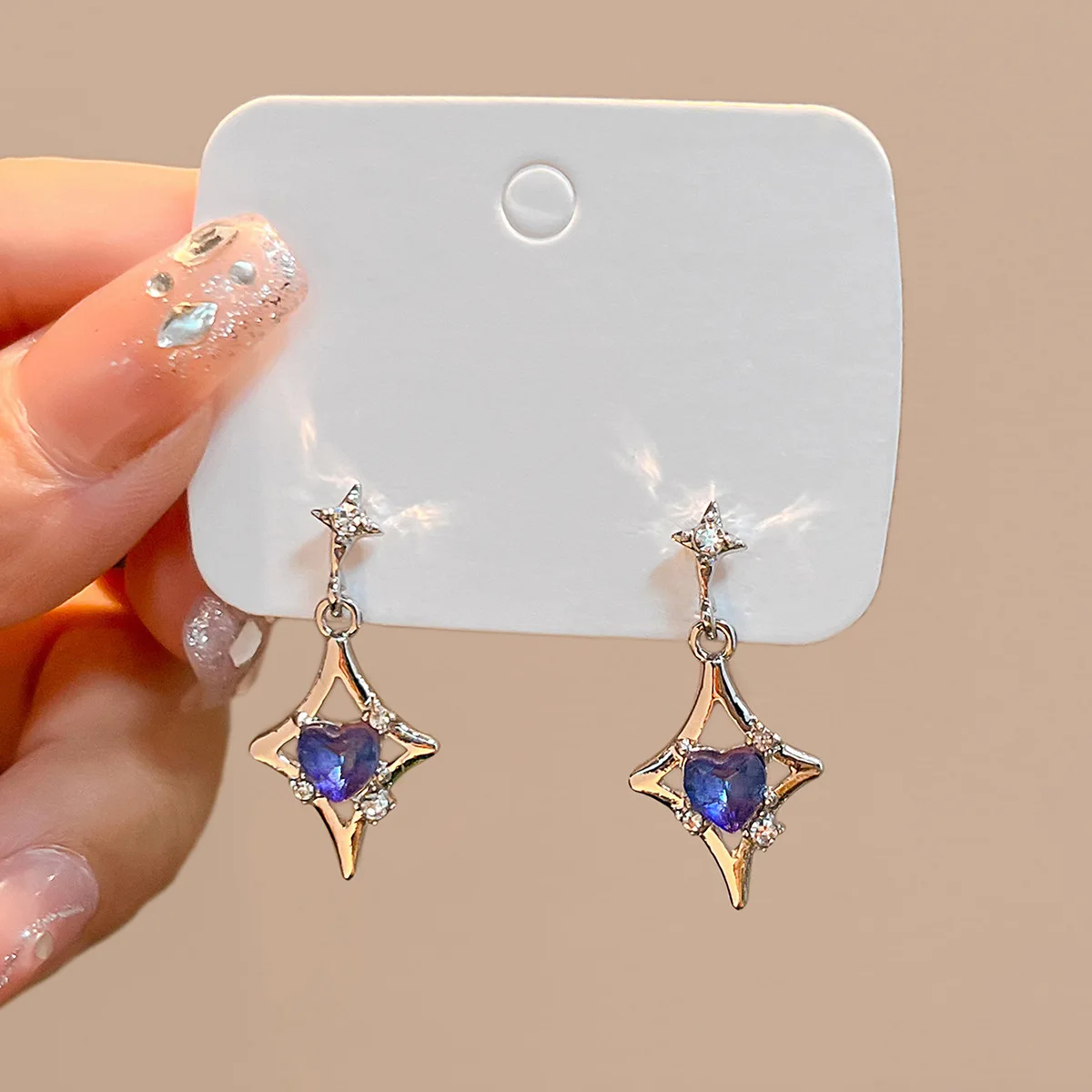 New Korean Fashion Purple Star Crystal Zircon Dangle Earrings for Women Charm Temperament Heart Stud Earrings Party Jewelry Gift
New Korean Fashion Purple Star Crystal Zircon Dangle Earrings for Women Charm Temperament Heart Stud Earrings Party Jewelry Gift