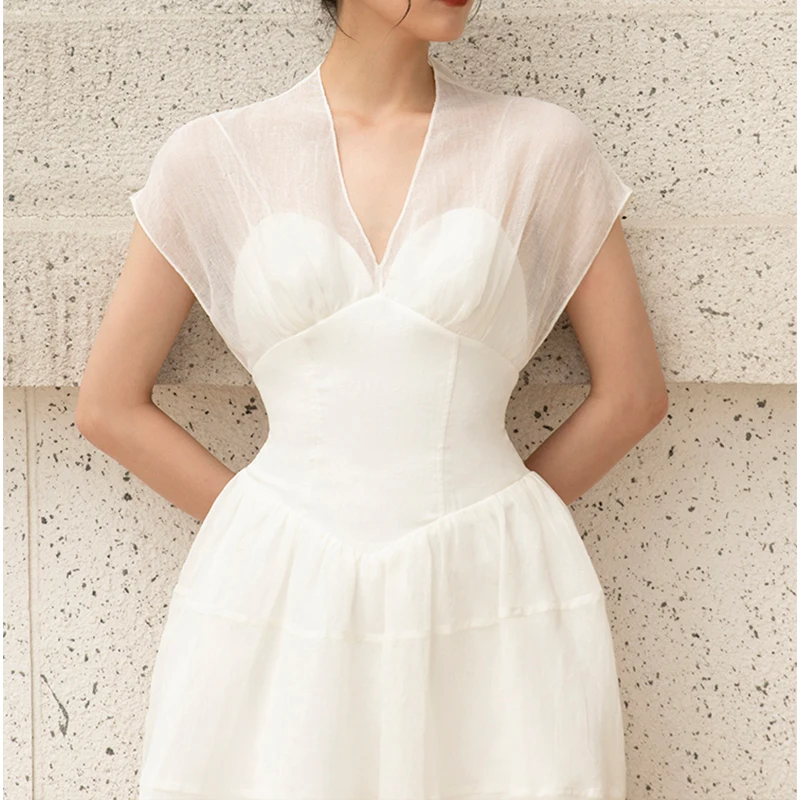 White Lace Dress Women V Neck Sleeveless 2022 New Summer Vintage Women's Dress High Waisted Elegant Design Gothic Clothing
White Lace Dress Women V Neck Sleeveless 2022 New Summer Vintage Women's Dress High Waisted Elegant Design Gothic Clothing