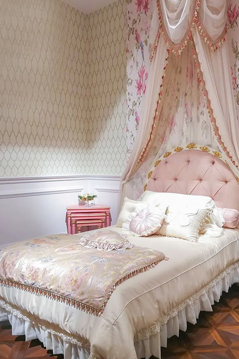 French light luxury palace princess bed 1.5m little girl light luxury children's solid wood carved retro bed
French light luxury palace princess bed 1.5m little girl light luxury children's solid wood carved retro bed