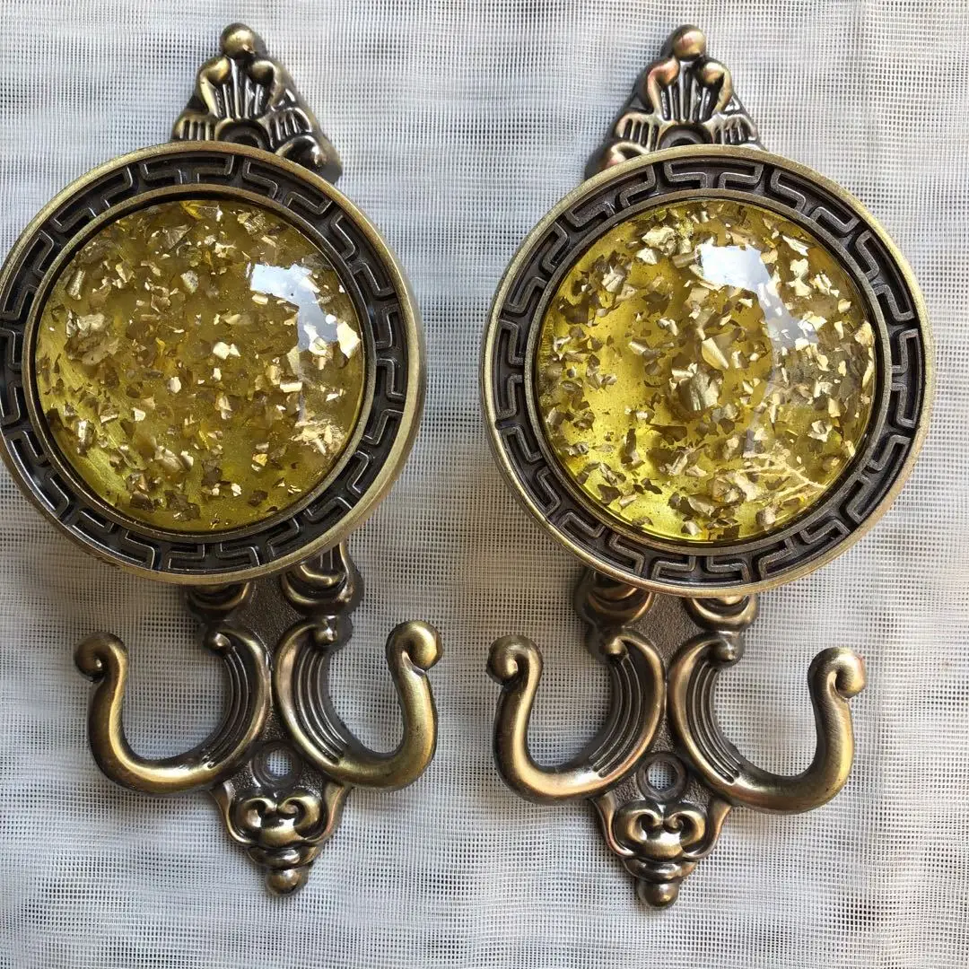 2Pcs/Set Curtain Hooks Holder Hanger Display Rack Wall Hook Curtain Decorate Accessories
2Pcs/Set Curtain Hooks Holder Hanger Display Rack Wall Hook Curtain Decorate Accessories