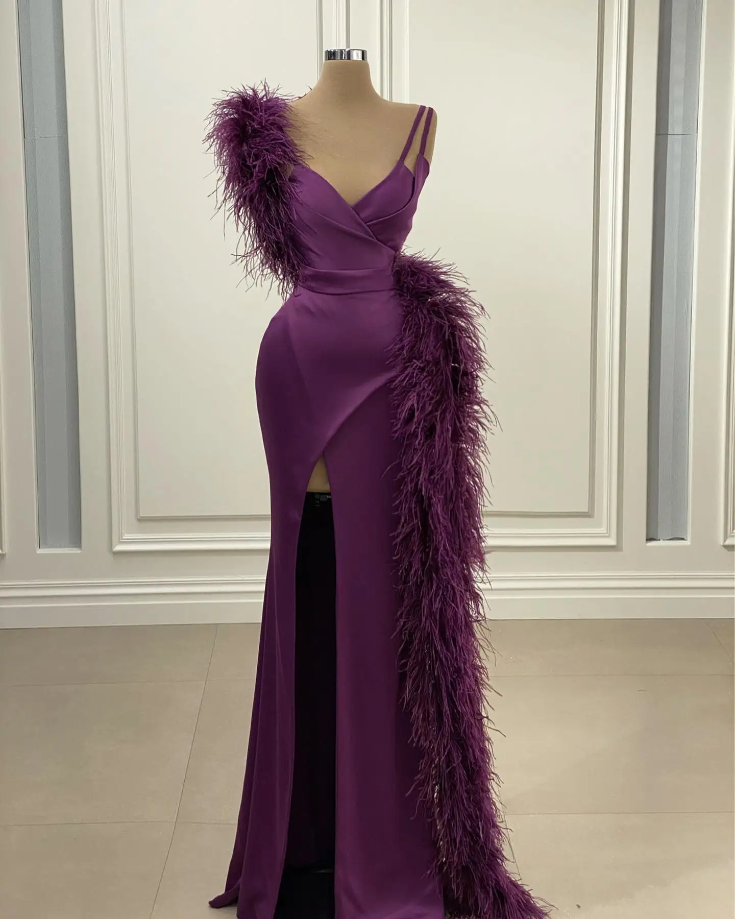 Purple Mermaid Prom Dresses Vestidos De Gala V-Neck Sleeveless String Straps With Feathers Side Slit Evening Gowns Custom Latest
Purple Mermaid Prom Dresses Vestidos De Gala V-Neck Sleeveless String Straps With Feathers Side Slit Evening Gowns Custom Latest