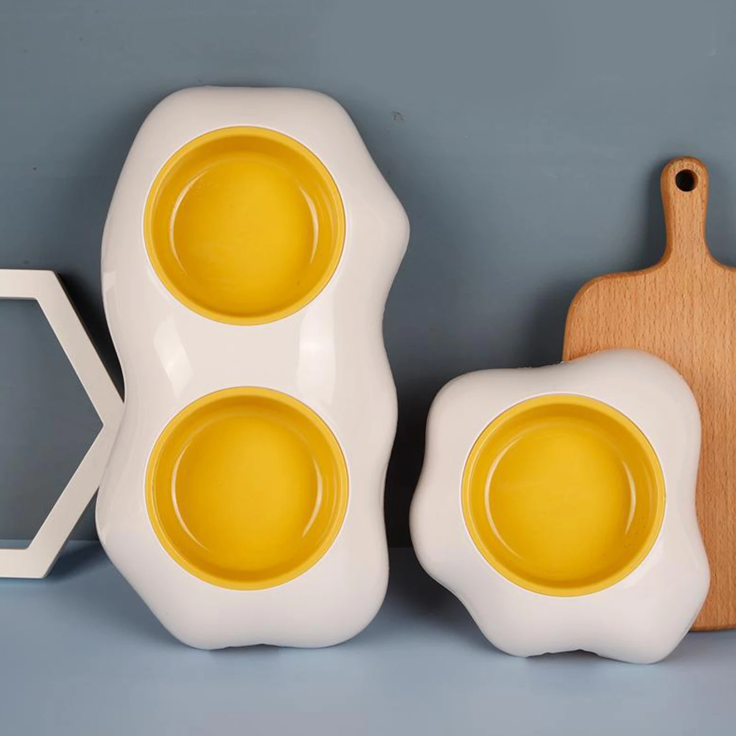 New Cute Pet Bowl Drink Water Feeding Single Double Bowl Egg Yolk Shape Anti-overturning Dog Bowl Cat Water Bowl Pet Supplies
New Cute Pet Bowl Drink Water Feeding Single Double Bowl Egg Yolk Shape Anti-overturning Dog Bowl Cat Water Bowl Pet Supplies