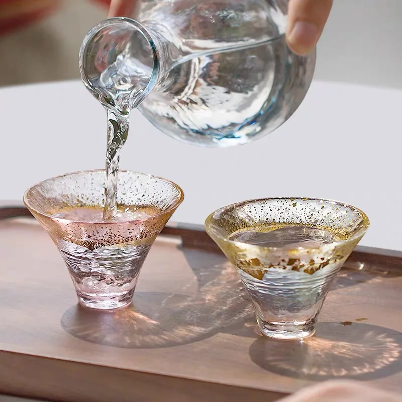 JINYOUJIA Japanese Handmade Crystal Sake Glass Cup Color Gold Foil Pattern Liquor Wine Glass Japane Style Wedding Couple Cups
JINYOUJIA Japanese Handmade Crystal Sake Glass Cup Color Gold Foil Pattern Liquor Wine Glass Japane Style Wedding Couple Cups