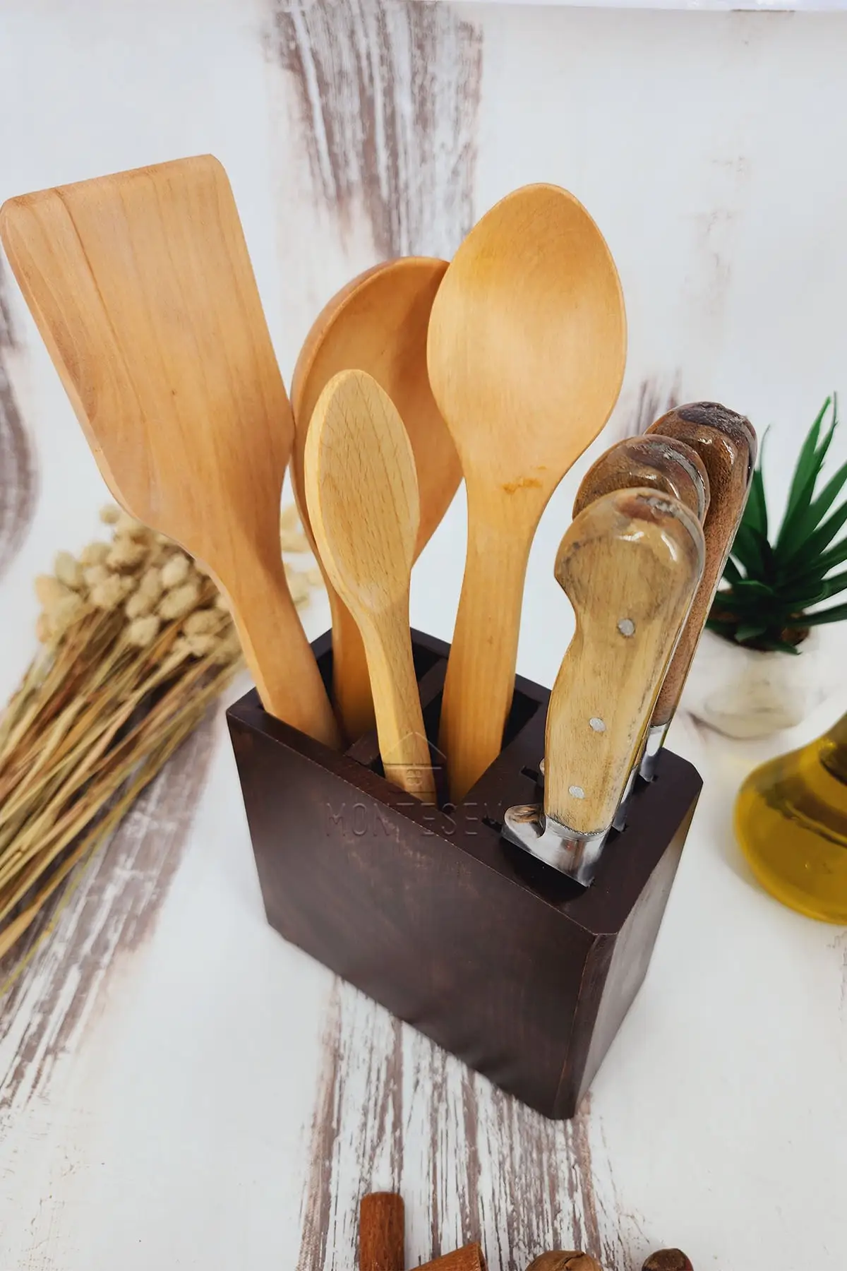 Wooden Wooden Spoon Set with Stand Kitchen Knife Food Service Presentation Spoon Knife Set (8 Pieces)
Wooden Wooden Spoon Set with Stand Kitchen Knife Food Service Presentation Spoon Knife Set (8 Pieces)