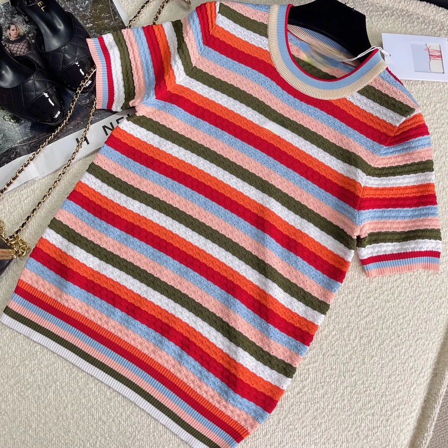 Luxury T-shirt Red Striped Short Sleeve Knit Sweater Tshirt Vintage Casual Thin Top 2022 Summer High-end Tee for Women 
Luxury T-shirt Red Striped Short Sleeve Knit Sweater Tshirt Vintage Casual Thin Top 2022 Summer High-end Tee for Women