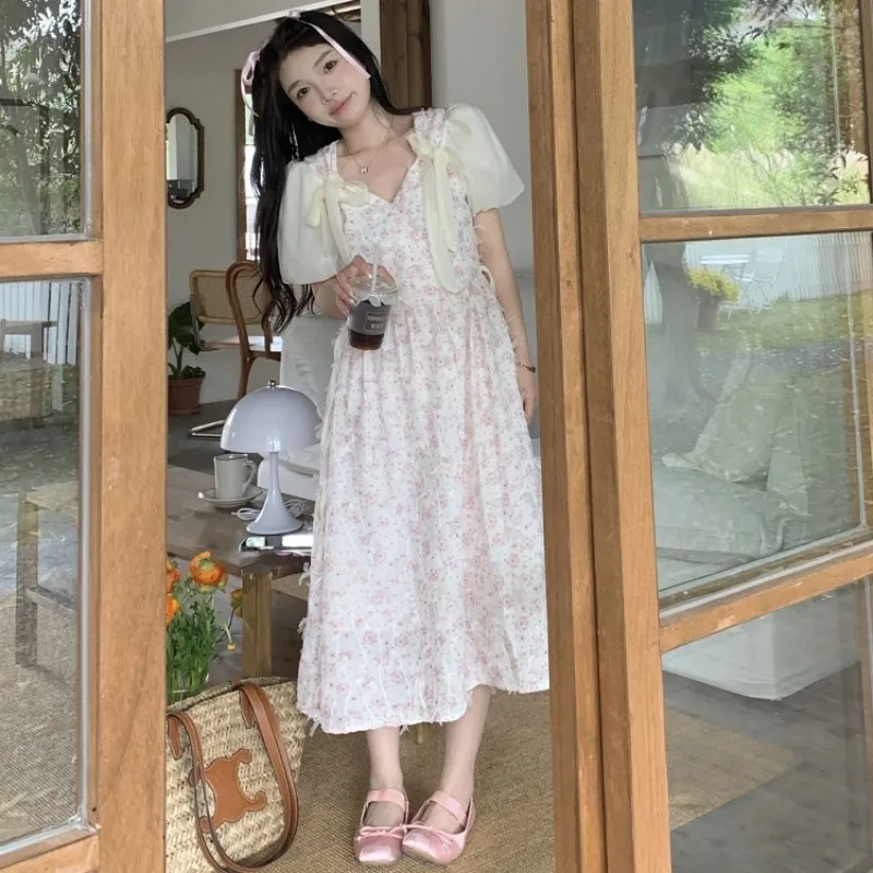 2023 Spring Summer New Women's Dress French Sweet Fashion Temperament Tassel Bowknot Bubble Sleeve V-Neck Loose Free Shipping
2023 Spring Summer New Women's Dress French Sweet Fashion Temperament Tassel Bowknot Bubble Sleeve V-Neck Loose Free Shipping