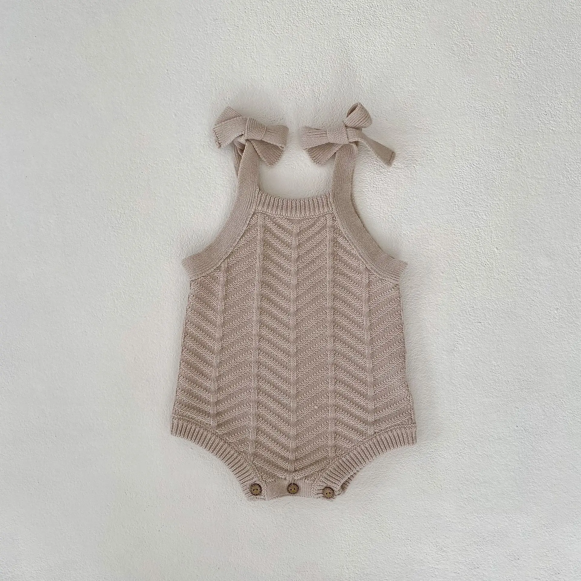 Ins Autumn Girl Baby Knitted Wave Striped Solid All-match Suspenders Bodysuit Newborn Boy Cotton Sleeveless Simple Casual Onesie
Ins Autumn Girl Baby Knitted Wave Striped Solid All-match Suspenders Bodysuit Newborn Boy Cotton Sleeveless Simple Casual Onesie