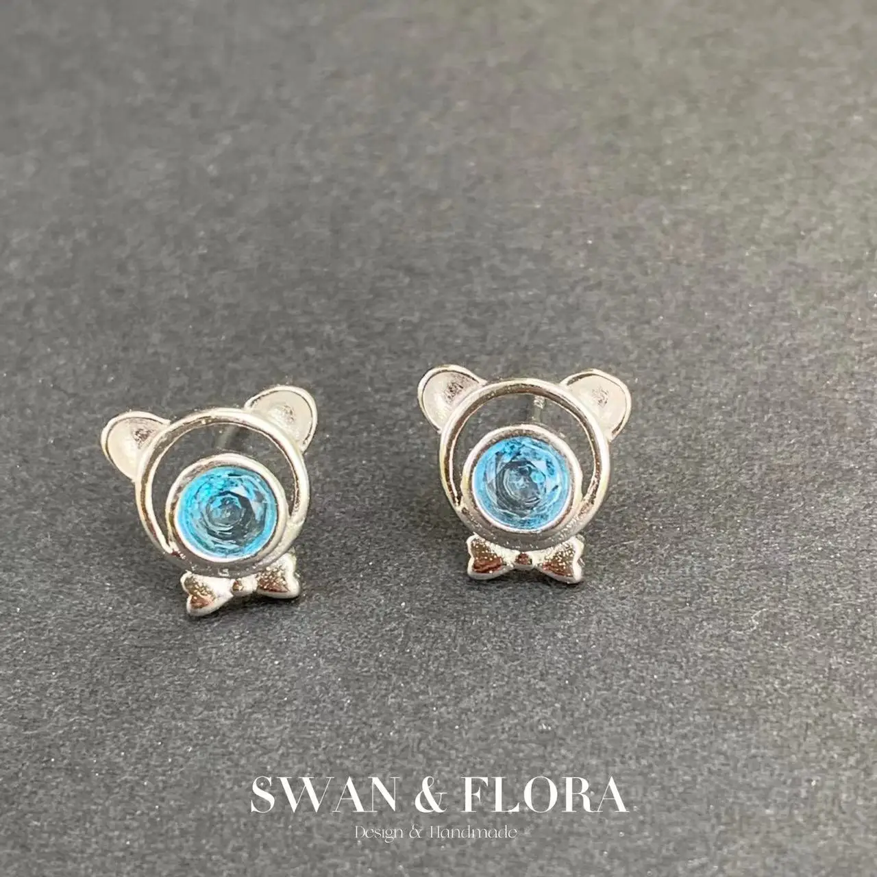 Bear Natural Blue Topaz earrings 925 silver Stud earring For Women 925 Sterling Silver Cute Gift Prevent Allergy Fine Jewelry
Bear Natural Blue Topaz earrings 925 silver Stud earring For Women 925 Sterling Silver Cute Gift Prevent Allergy Fine Jewelry