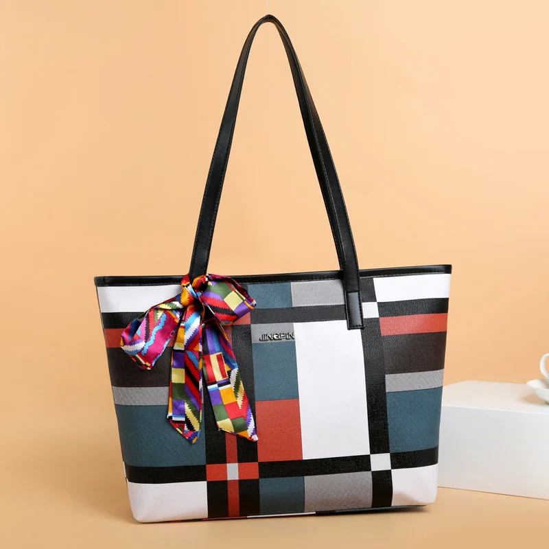 Middle aged and elderly women's bag tote bag women's high-capacity commuting shoulder bag niche design lattice belt silk scarf
Middle aged and elderly women's bag tote bag women's high-capacity commuting shoulder bag niche design lattice belt silk scarf