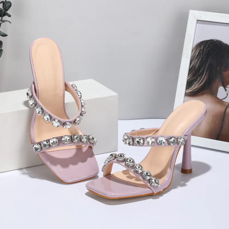 Fashion Rhinestone Large Size High-heeled Slippers Luxury Sandals Women Designers Outside Party Slipper Summer Ladies Shoes
Fashion Rhinestone Large Size High-heeled Slippers Luxury Sandals Women Designers Outside Party Slipper Summer Ladies Shoes