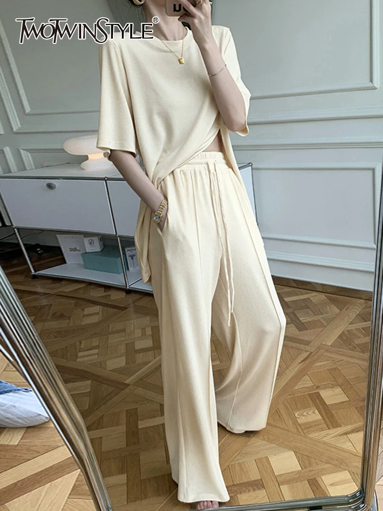 TWOTWINSTYLE, повседневный комплект из двух предметов, женские топы с круглым вырезом и короткими рукавами, свободные широкие брюки с высокой тал...
TWOTWINSTYLE, повседневный комплект из двух предметов, женские топы с круглым вырезом и короткими рукавами, свободные широкие брюки с высокой тал...