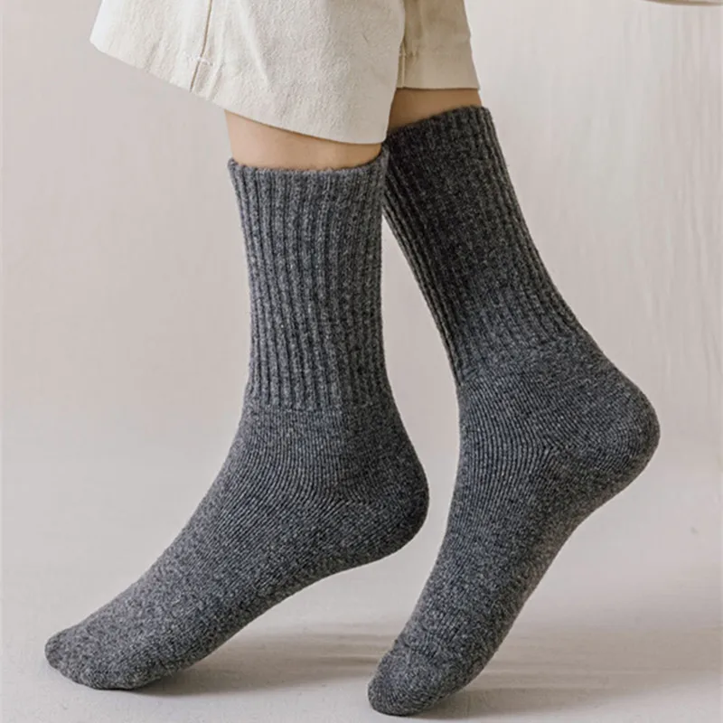 Winter Socks Thicken Warm Cashmere Socks Women Solid Color Wool Harajuku Retro Resistant Fashion Casual Cotton Socks Thermal
Winter Socks Thicken Warm Cashmere Socks Women Solid Color Wool Harajuku Retro Resistant Fashion Casual Cotton Socks Thermal