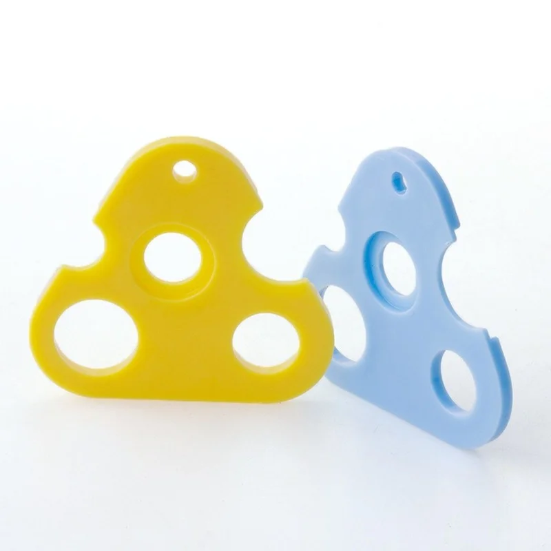 3 pcs Triangle Leaf Shape Refillable Essential Oil Opener Key Corkscrew Tool Remover Roller Balls Caps Refillable Bottles
3 pcs Triangle Leaf Shape Refillable Essential Oil Opener Key Corkscrew Tool Remover Roller Balls Caps Refillable Bottles