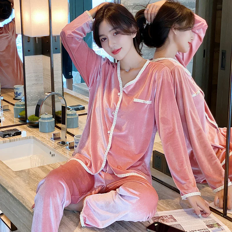 QUHENG NewesNewest Winter Gold Velvet Pajamas Set Women Autumn Long Sleeve Style Ladies Wear Pijamas Women Warm Velvet Sleepwear
QUHENG NewesNewest Winter Gold Velvet Pajamas Set Women Autumn Long Sleeve Style Ladies Wear Pijamas Women Warm Velvet Sleepwear