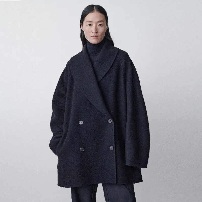 Wool V-neck Coat for Women 2022 Winter New Double-sided Woolen Cloth Commuter Double Breasted Long Sleeve Oversize Coat Women
Wool V-neck Coat for Women 2022 Winter New Double-sided Woolen Cloth Commuter Double Breasted Long Sleeve Oversize Coat Women
