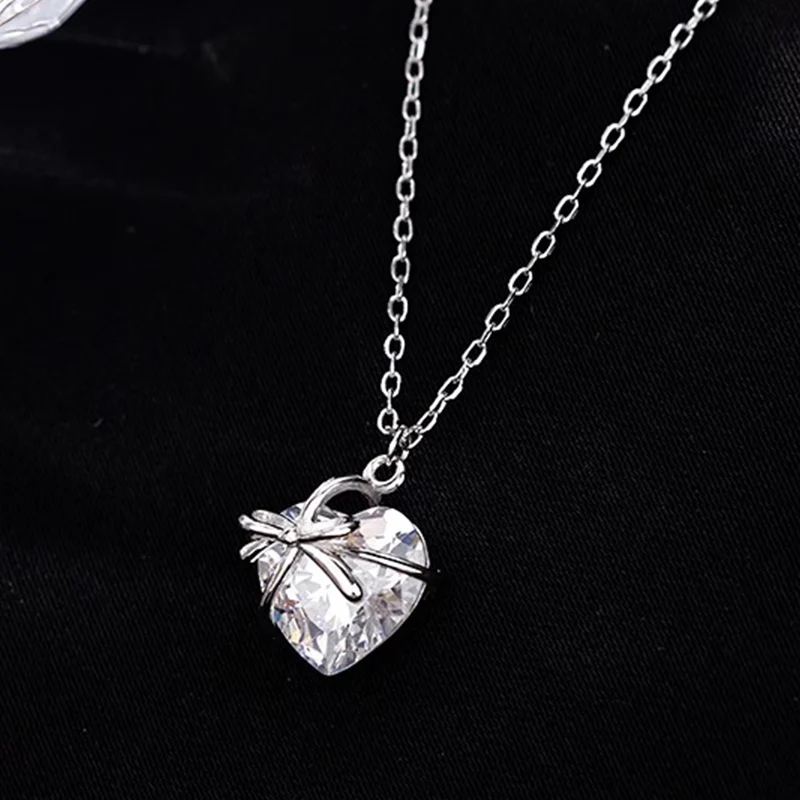 925 Sterling Silver Love Necklace Female Explosive Collarbone Chain Light Luxury Niche Design Bow Choker Summer
925 Sterling Silver Love Necklace Female Explosive Collarbone Chain Light Luxury Niche Design Bow Choker Summer