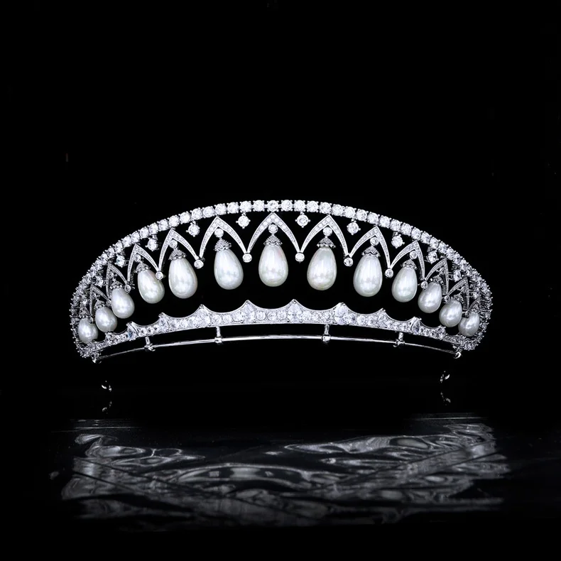 European and American Classical Retro Pearl Zircon Crown Russian Queen Crown Bride Wedding Headdress Wedding Hair Accessories
European and American Classical Retro Pearl Zircon Crown Russian Queen Crown Bride Wedding Headdress Wedding Hair Accessories
