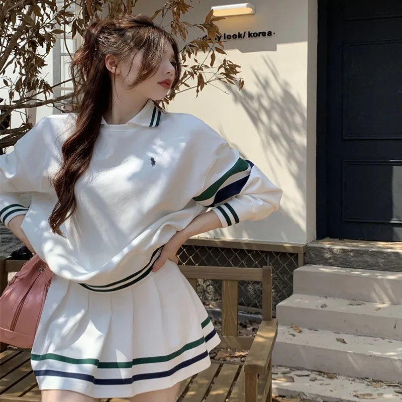 Korea Women Golf Suit White Two-Piece Sweater Skirt GolfWear Sports ladies Style In Spring Summer Tennis suits Shorts Ventilate
Korea Women Golf Suit White Two-Piece Sweater Skirt GolfWear Sports ladies Style In Spring Summer Tennis suits Shorts Ventilate