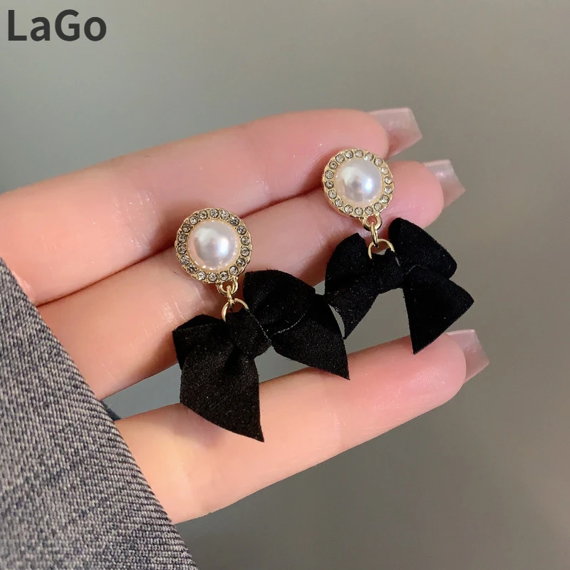 Trendy Jewelry 925 Silver Needle Bowknot Earrings Delicate Design Black color Simulated Pearl Earring For Women 2023
Trendy Jewelry 925 Silver Needle Bowknot Earrings Delicate Design Black color Simulated Pearl Earring For Women 2023