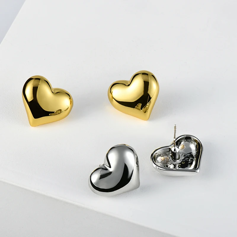 18k Gold Metal Love Three-dimensional Stud Earrings Female Peach Heart-shaped Fashion Clip Earring No Pierced Ears Party Jewelry
18k Gold Metal Love Three-dimensional Stud Earrings Female Peach Heart-shaped Fashion Clip Earring No Pierced Ears Party Jewelry