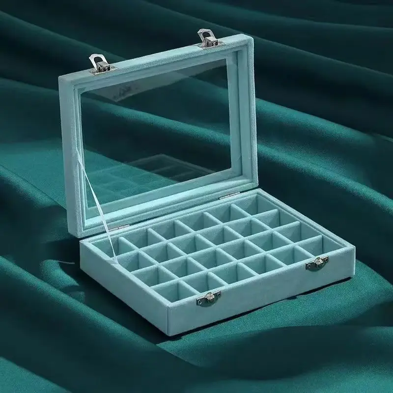 Прозрачный органайзер для украшений из стекла
Прозрачный органайзер для украшений из стекла