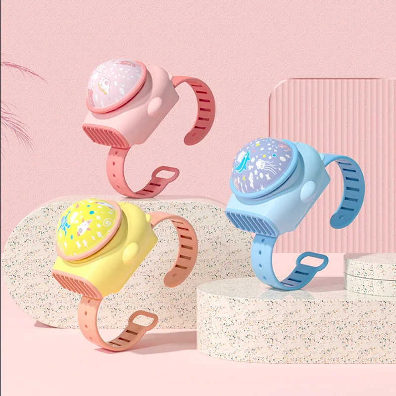 Space capsule Star Projection Watch fan USB charging Student Children Gift Leafless mini electric fan
Space capsule Star Projection Watch fan USB charging Student Children Gift Leafless mini electric fan