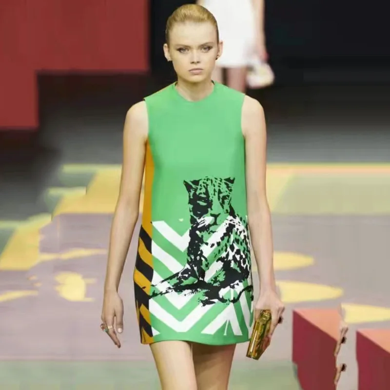 2022 summer designer catwalk new straight sleeveless dress, high quality positioning animal print fashion short dress for women
2022 summer designer catwalk new straight sleeveless dress, high quality positioning animal print fashion short dress for women