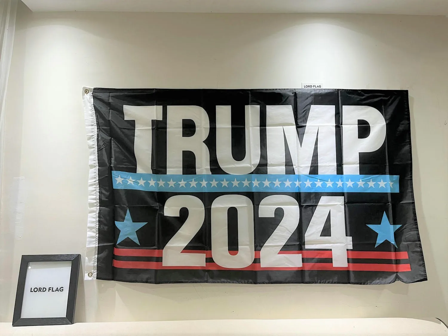 Free shipping 150x90cm Trump 2024 Flag Polyester Printed Trump Flag Keep America Great I will be back flag
Free shipping 150x90cm Trump 2024 Flag Polyester Printed Trump Flag Keep America Great I will be back flag