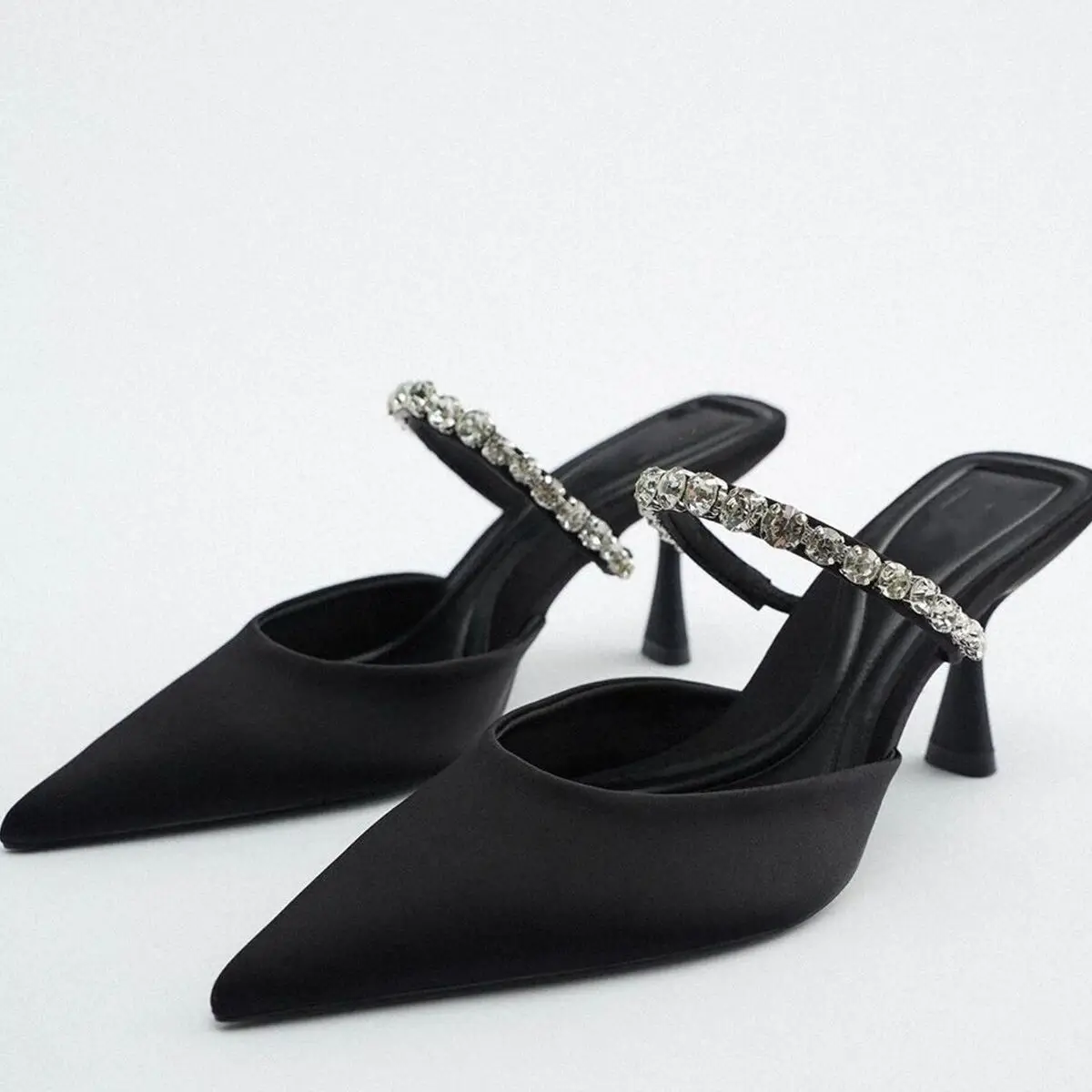 Top Fashion Bling Rhinestone Bow-knot Women Flats Casual Shoes Ladies Pointed Toe Shallow Slip On Ballerina Zapatillas Muj
Top Fashion Bling Rhinestone Bow-knot Women Flats Casual Shoes Ladies Pointed Toe Shallow Slip On Ballerina Zapatillas Muj