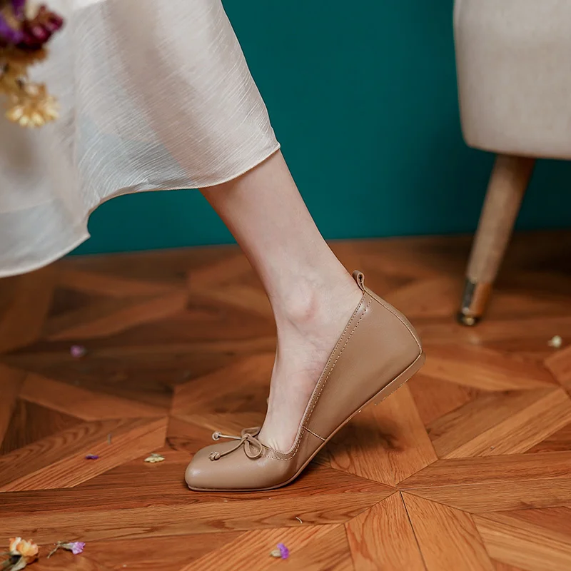 Ballet Flats Women‘s Cow Leather Kawai Shoes With Butterfly-Knot Slip On Footwear Low Heel TPR Bottom Chaussures Plates
Ballet Flats Women‘s Cow Leather Kawai Shoes With Butterfly-Knot Slip On Footwear Low Heel TPR Bottom Chaussures Plates