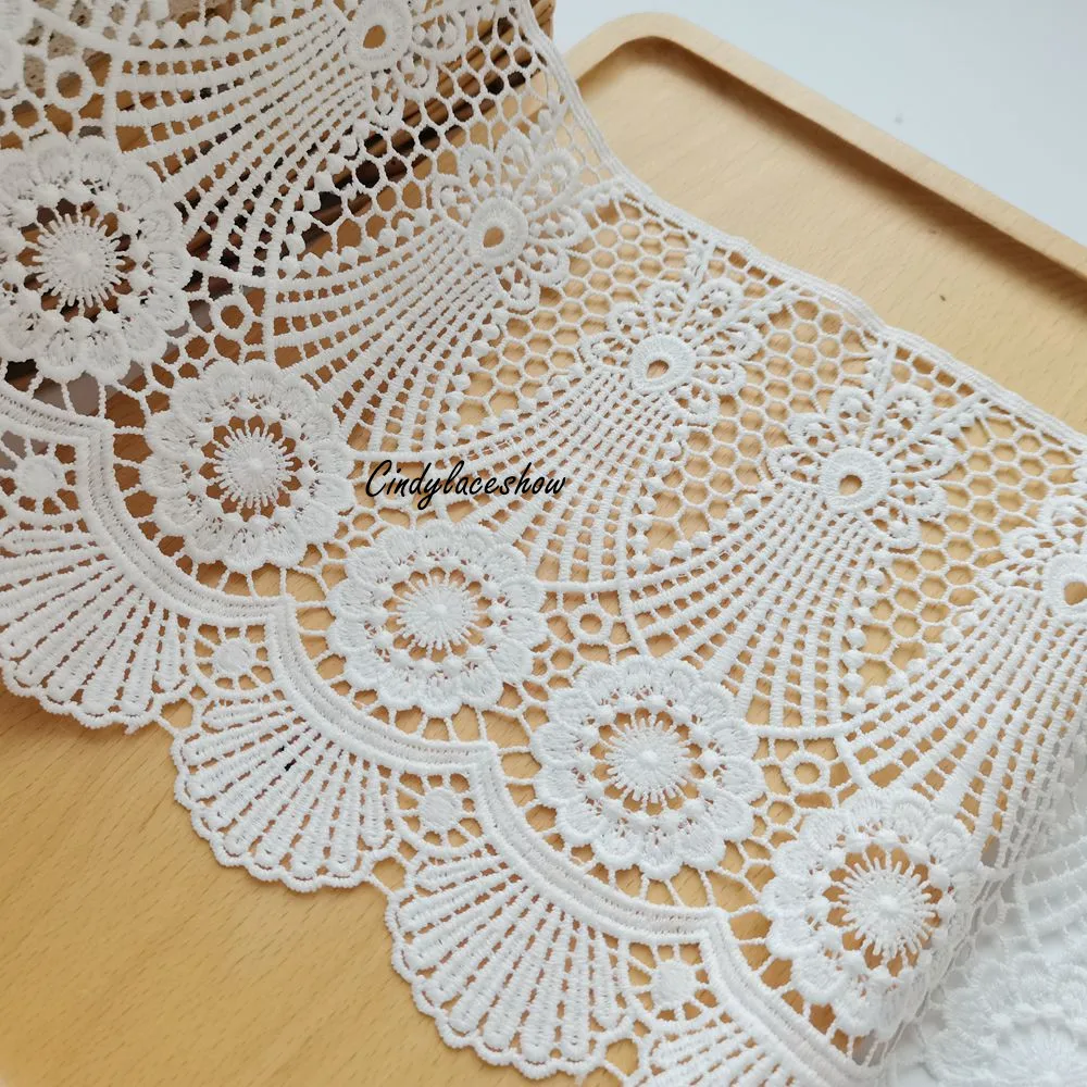 

2Yards 18CM Width Vintage Style Hollowed White Water Soluble Lace Trim For Sewing Dress Bedding Garment Apparel Decor Trimmings