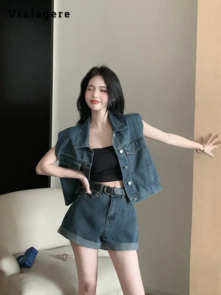 2023 Summer Korean Style Denim Two-piece Set Women Sleeveless Short Coat + High Waist Slim Shorts Casual Y2K Shorts Set Outfits
2023 Summer Korean Style Denim Two-piece Set Women Sleeveless Short Coat + High Waist Slim Shorts Casual Y2K Shorts Set Outfits