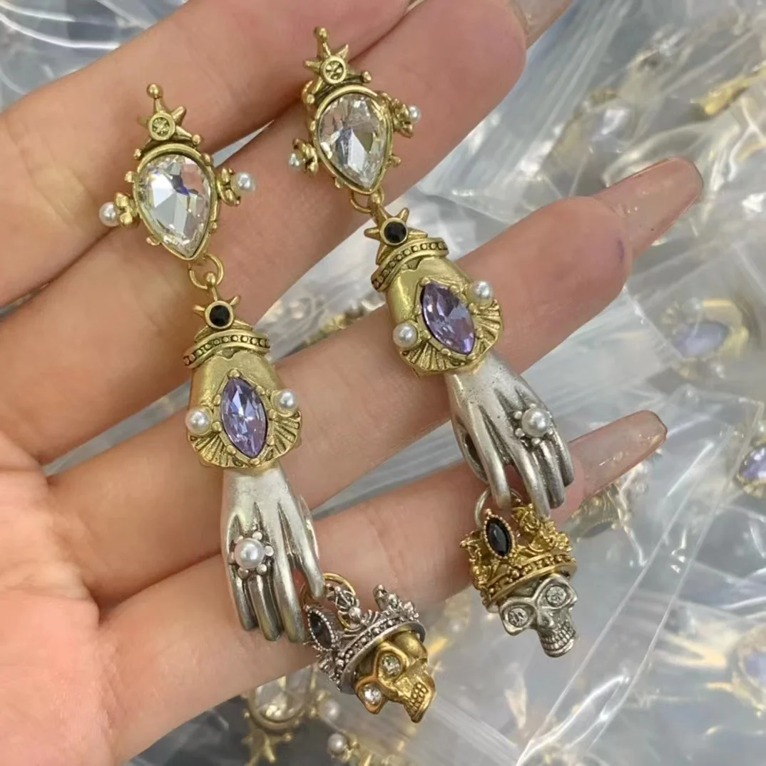 Luxury Brand Brass Gemstone Pearl Hand Shape Pendant Earrings Baroque Women Jewelry
Luxury Brand Brass Gemstone Pearl Hand Shape Pendant Earrings Baroque Women Jewelry
