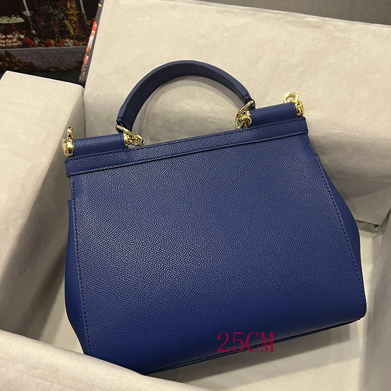 Retro fashion handbag crocodile leather shoulder bag designer handbag elegant Joker Messenger bag holiday bag
Retro fashion handbag crocodile leather shoulder bag designer handbag elegant Joker Messenger bag holiday bag