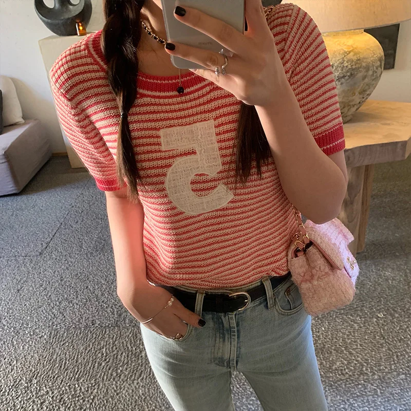 Summer New Thin Knit Sweater Woman Europe vintage Style Pullover O-Neck Striped Jacquard Knitted Elegant Casual Sweater 2022 
Summer New Thin Knit Sweater Woman Europe vintage Style Pullover O-Neck Striped Jacquard Knitted Elegant Casual Sweater 2022