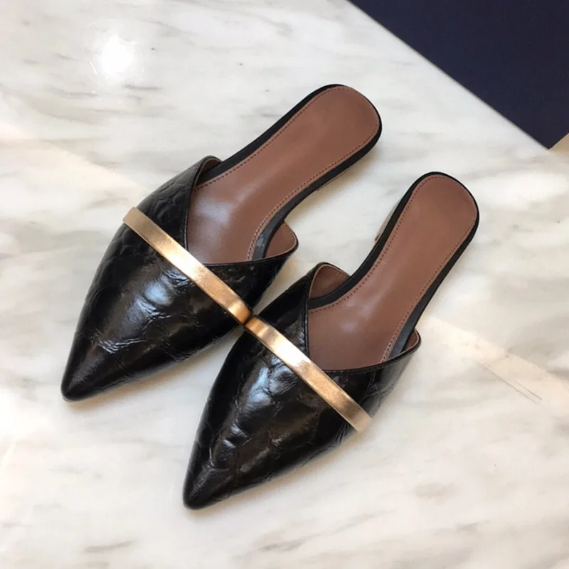 Summer New Women's Slippers Embossed Upper Pointed Toe Design Vintage Flat Shoes Sexy And Comfortable Fashion Feminino Shoes
Summer New Women's Slippers Embossed Upper Pointed Toe Design Vintage Flat Shoes Sexy And Comfortable Fashion Feminino Shoes