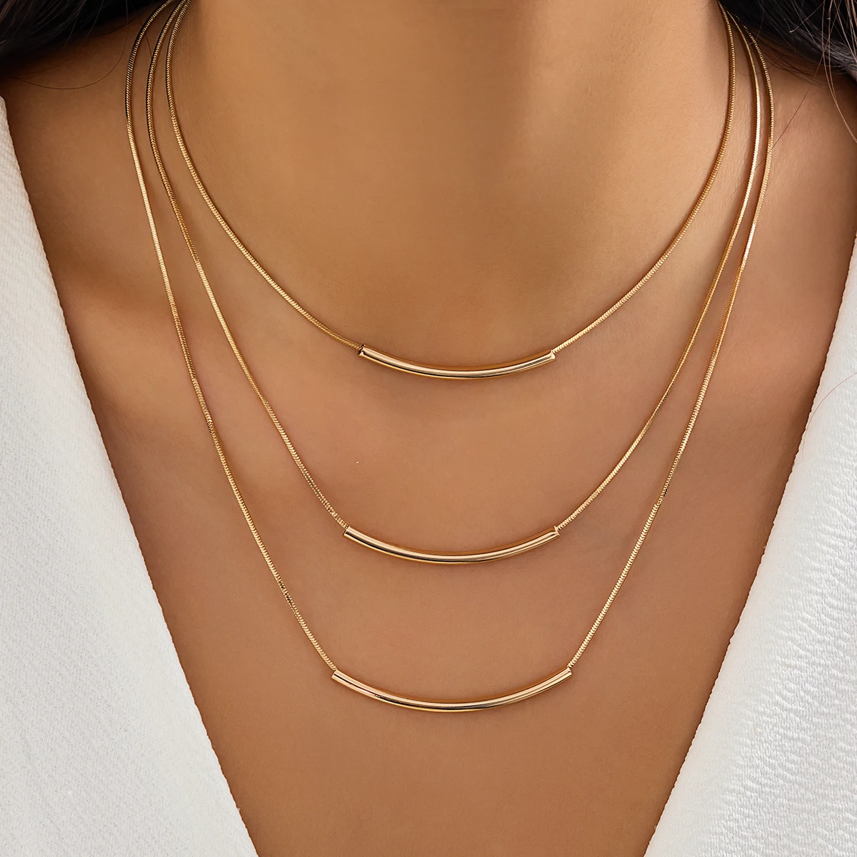 

Lacteo Vintage Geometric Tube Shape Charm Necklace Multilayer Metal Snake Chain Choker Women Party Gifts Jewelry Wedding Ladies