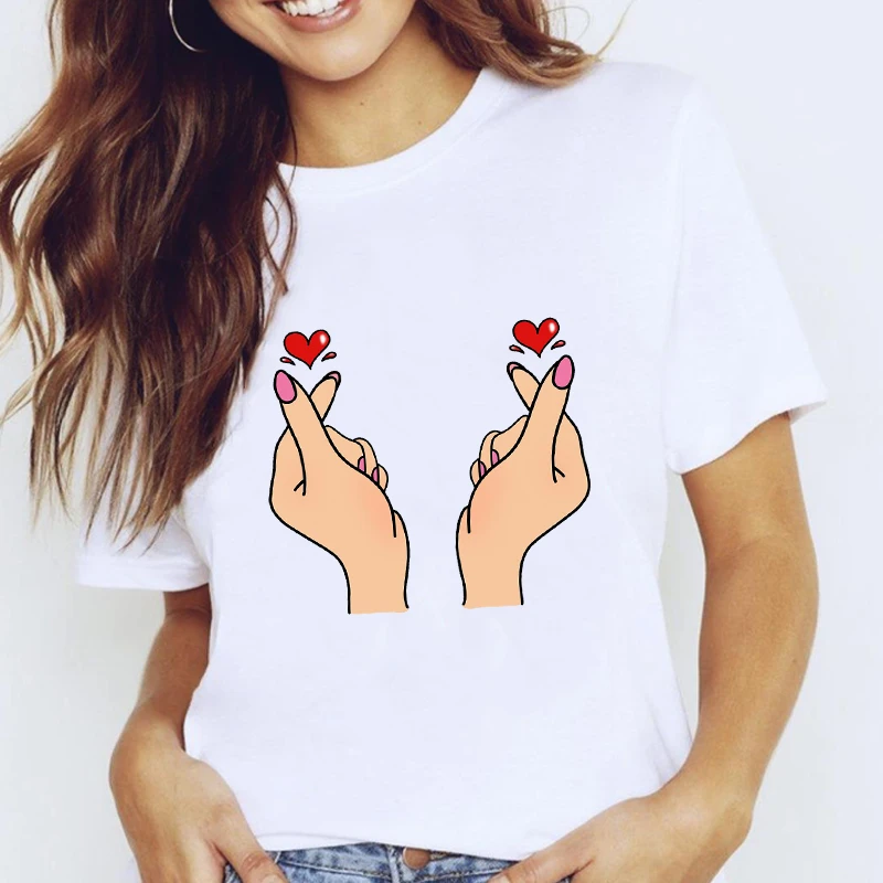 Женская футболка с коротким рукавом, круглым вырезом и принтом 
Женская футболка с коротким рукавом, круглым вырезом и принтом