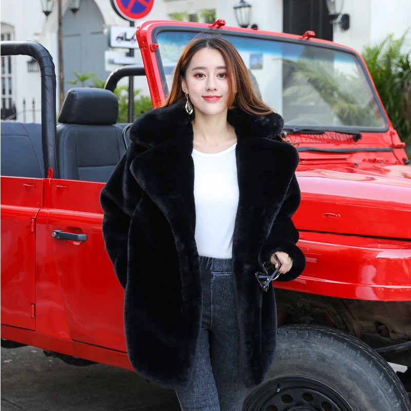 New Winter High-quality Artificial Rabbit Fur Luxury Fur Coat Loose Lapel Thick Warm Large Women's Plush Coat High Street
New Winter High-quality Artificial Rabbit Fur Luxury Fur Coat Loose Lapel Thick Warm Large Women's Plush Coat High Street